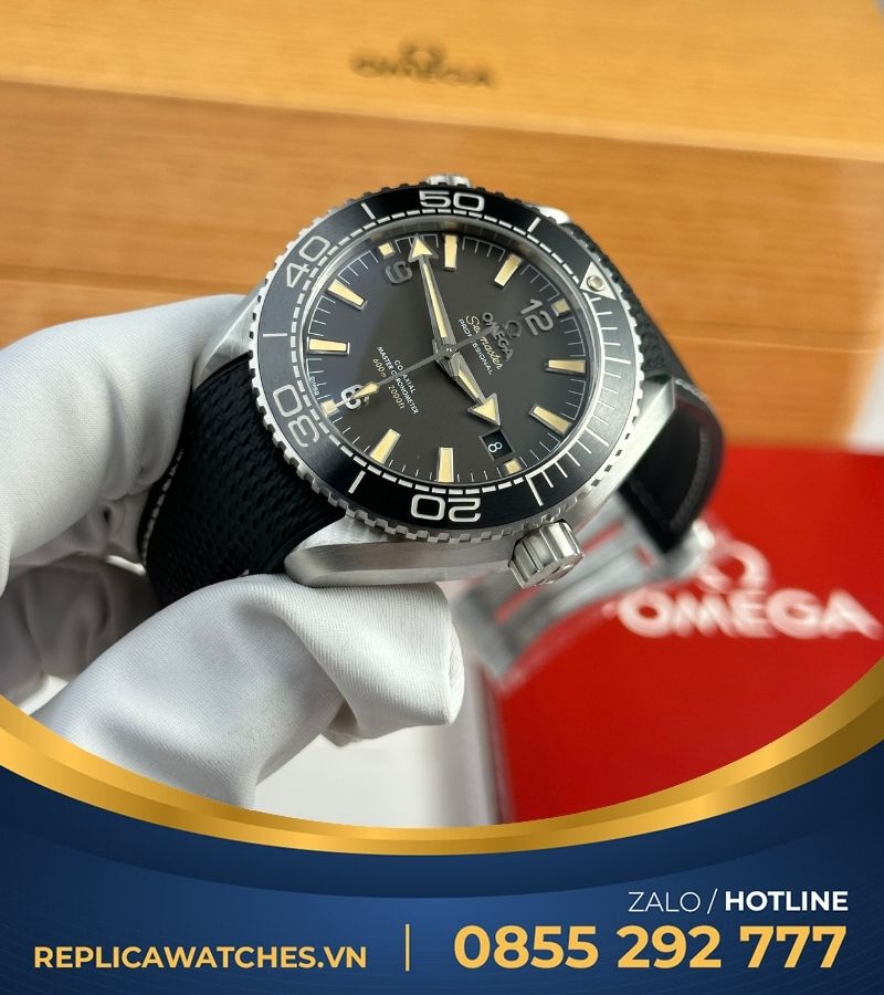 Đồng hồ Omega Seamaster Planet Ocean 600M mặt đen