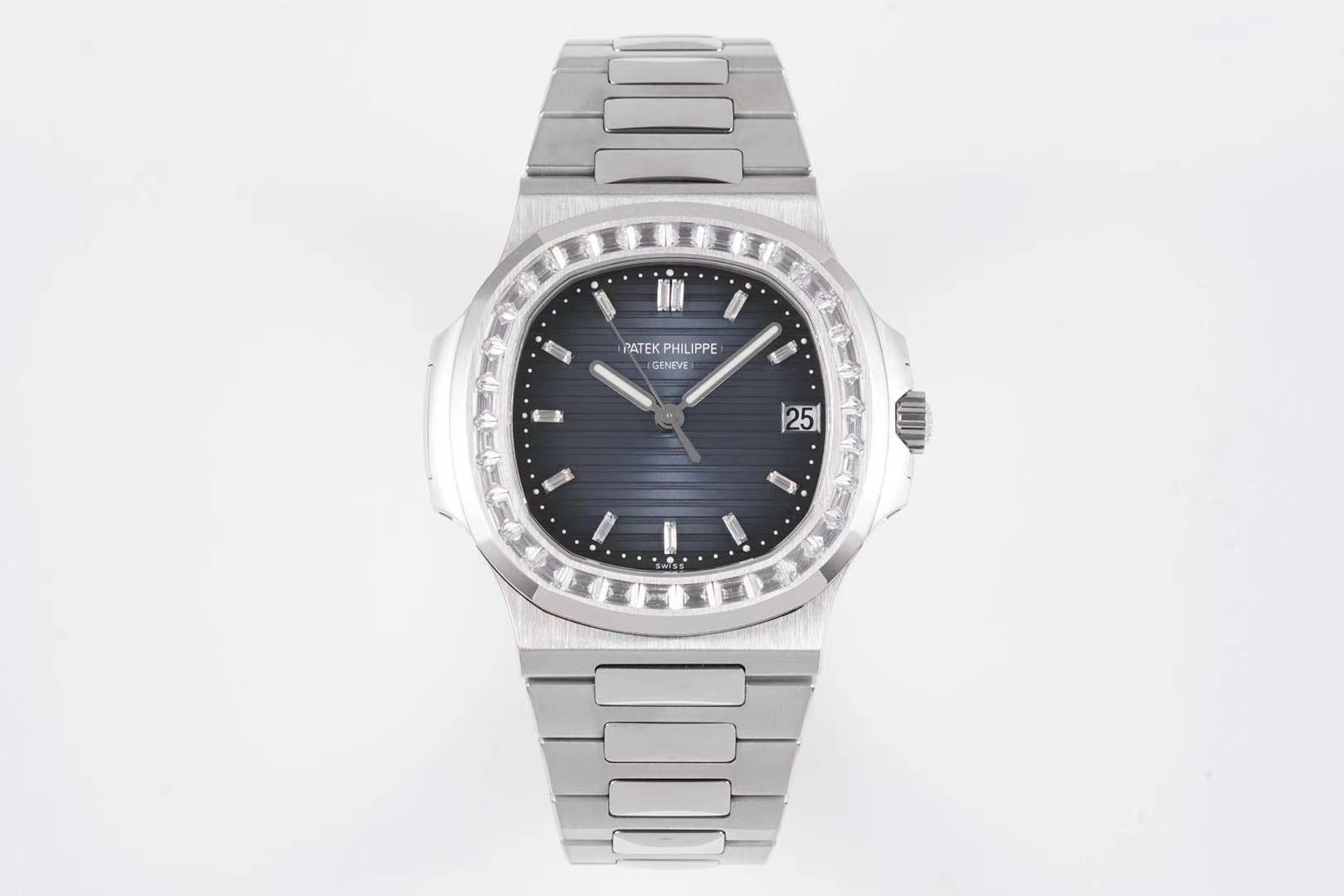 patek-philippe-nautilus-jumbo-5711p-diamond-fake-1-1-sieu-cap-1