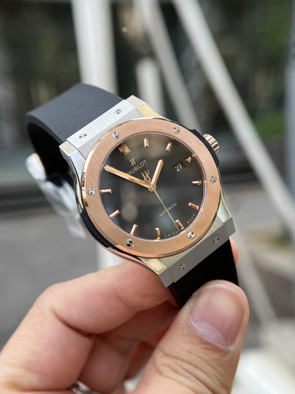 Đồng Hồ Hublot Classic Fusion 42mm Demi Vàng Hồng Replica 1:1