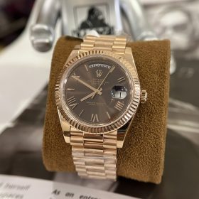 Rolex Day-Date 40 228345 Mặt Số Chocolate Bọc Vàng Cọc Số La Mã Replica