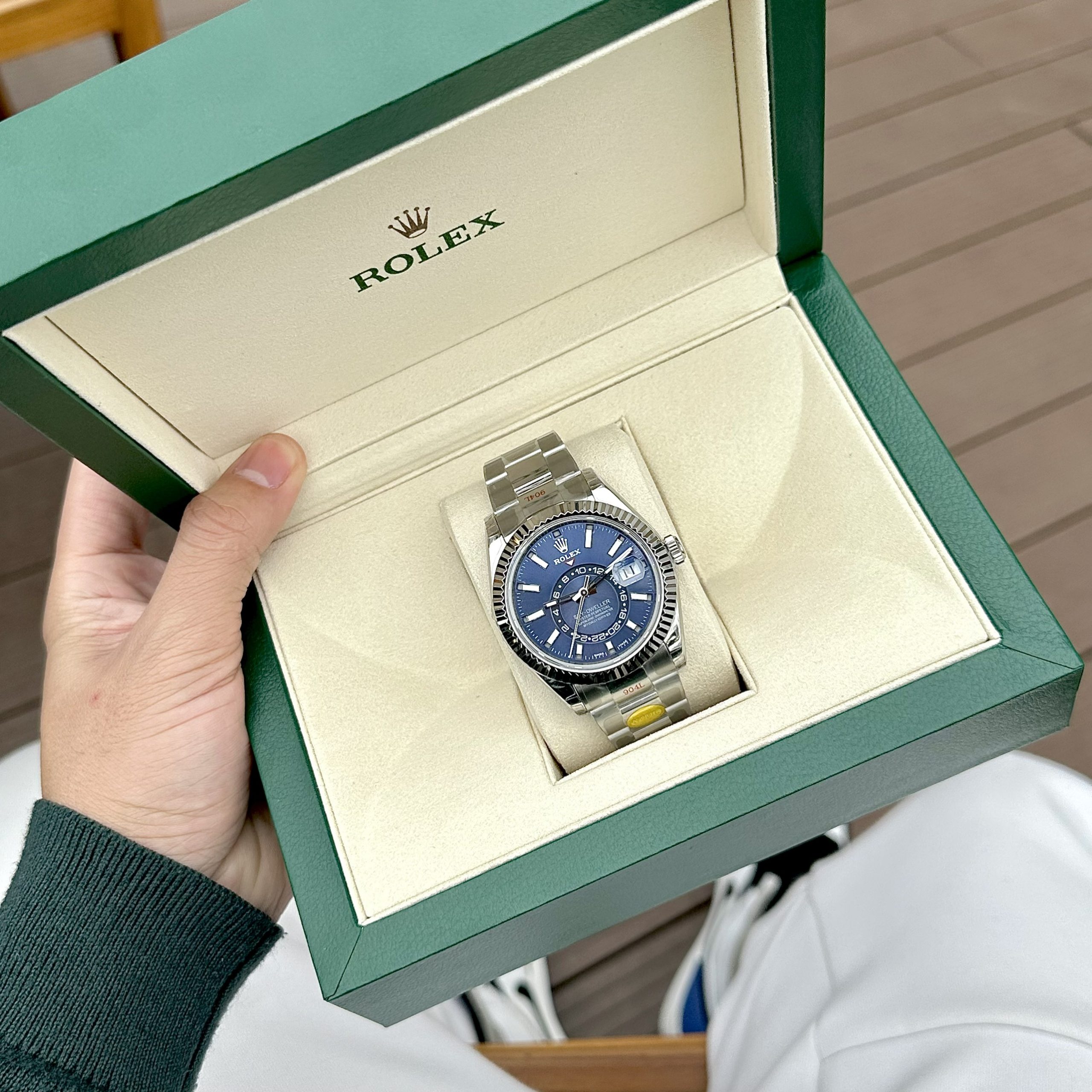 Rolex Sky Dweller 336934 Mặt Số Xanh Vỏ Trắng Dây Đeo Oyster Replica