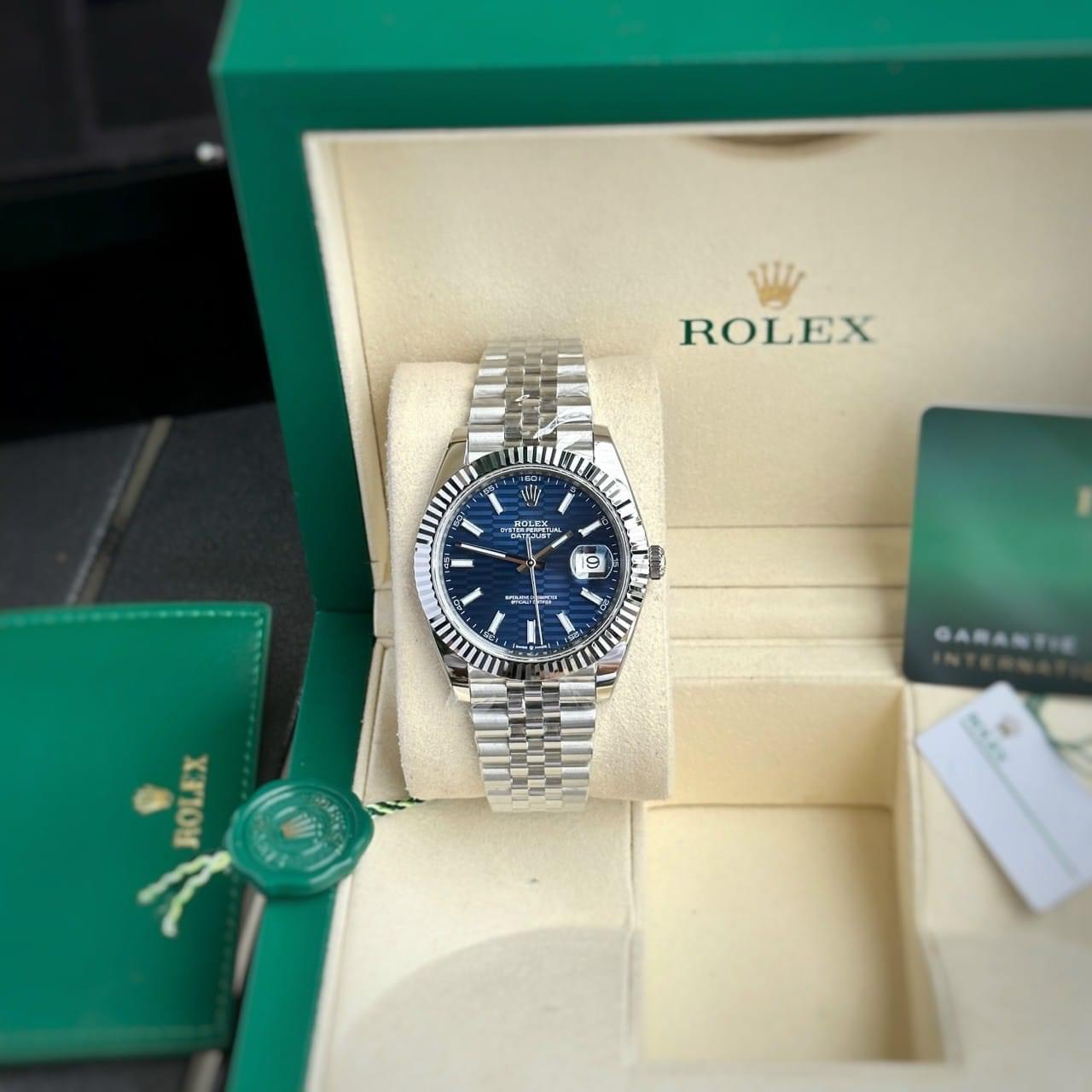 Rolex Datejust 41 126300 Mặt Số Xanh Navy Cây Vân Gấp Nếp Cọc Số Dạ Quang