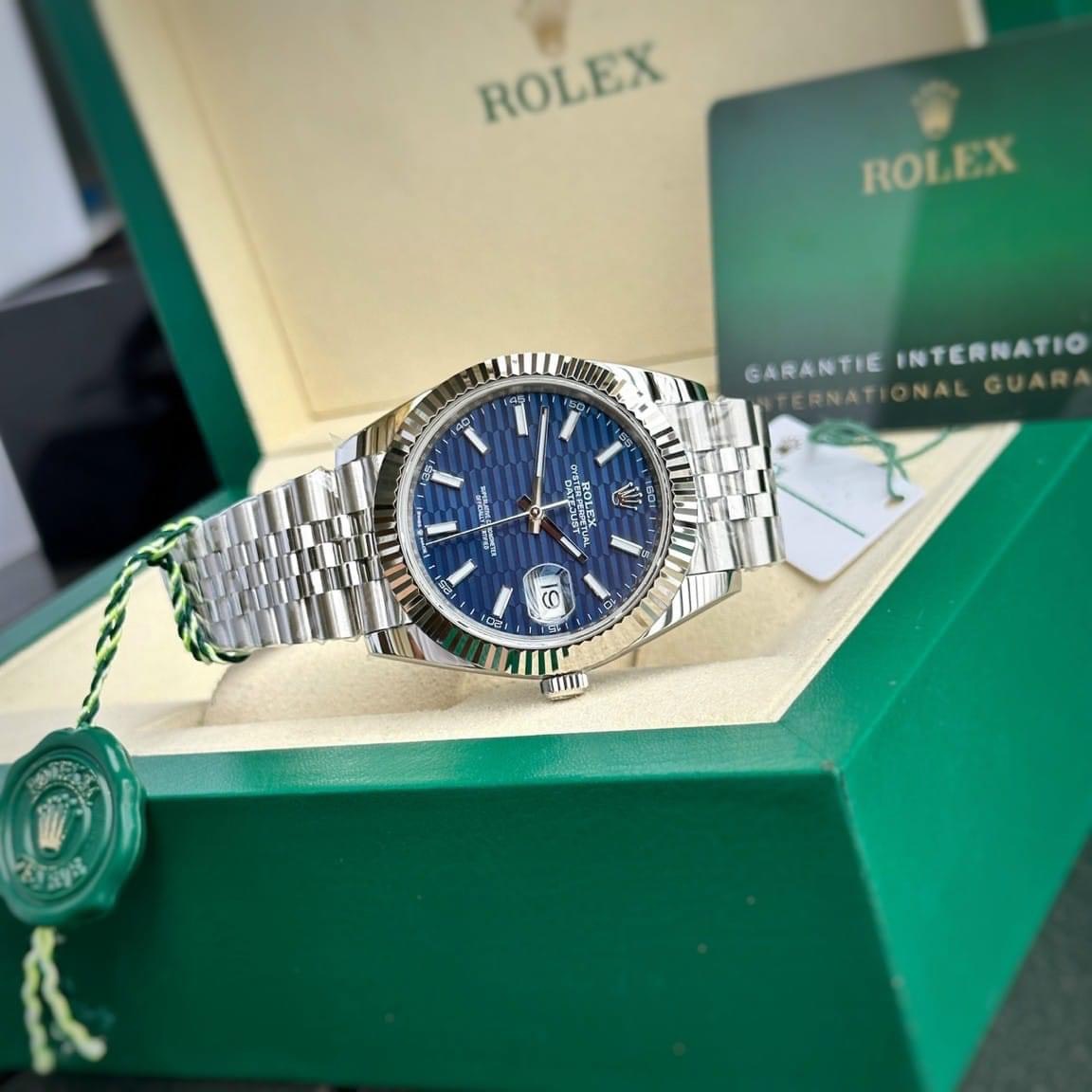 Rolex Datejust 41 126300 Mặt Số Xanh Navy Cây Vân Gấp Nếp Cọc Số Dạ Quang