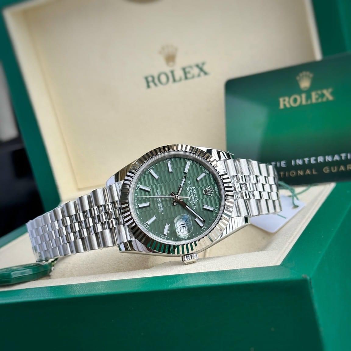 Rolex Datejust 41 126300 Mặt Số Xanh lá Cây Vân Gấp Nếp Cọc Số Dạ Quang Rep1:1