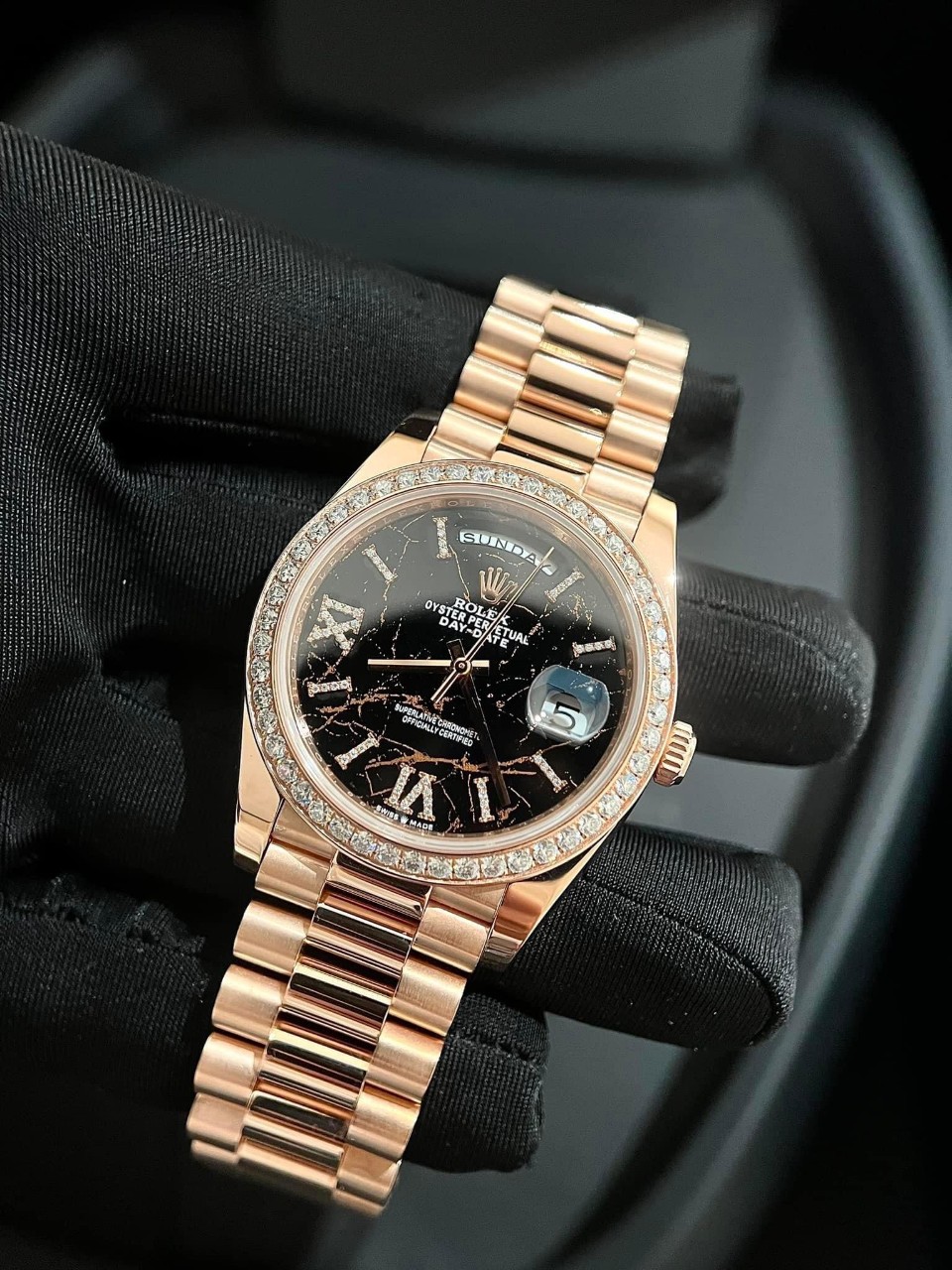 Rolex Day-Date 36 128235 Mặt Số Eisenkiesel Cọc Số La Mã Replica