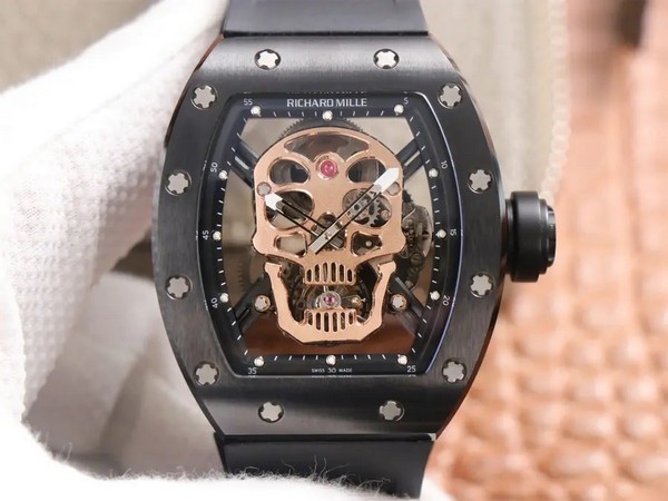 Ngắm nhìn vẻ đẹp cực kỳ ấn tượng của chiếc đồng hồ Richard Mille RM052 Replica được chế tác tinh tế và sắc nét